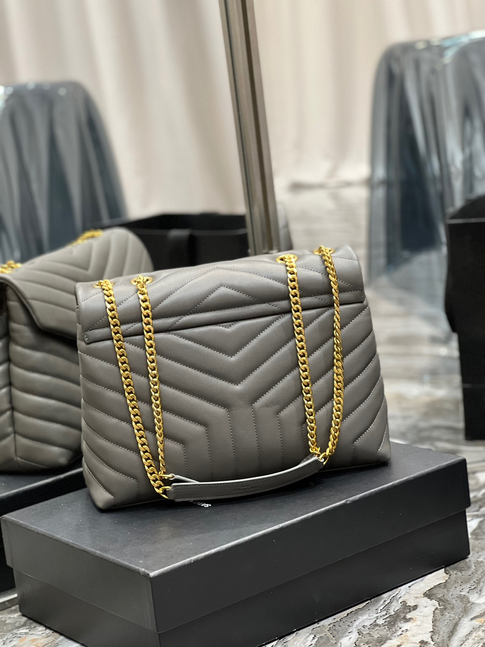 Saint Laurent Loulou 32 cm