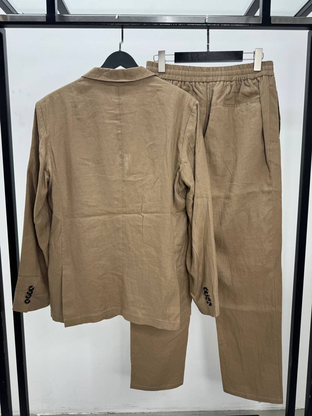 Льняной костюм Kiton