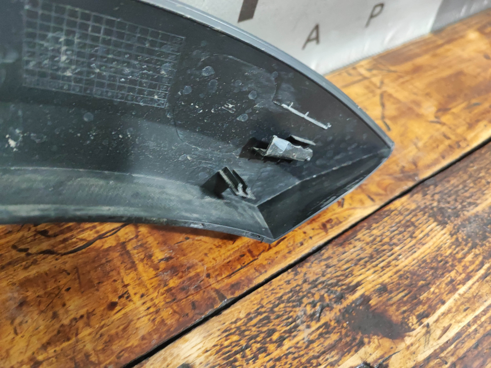 Накладка двери задней правой Geely Monjaro 21-нв Б/У Оригинал 6073117600