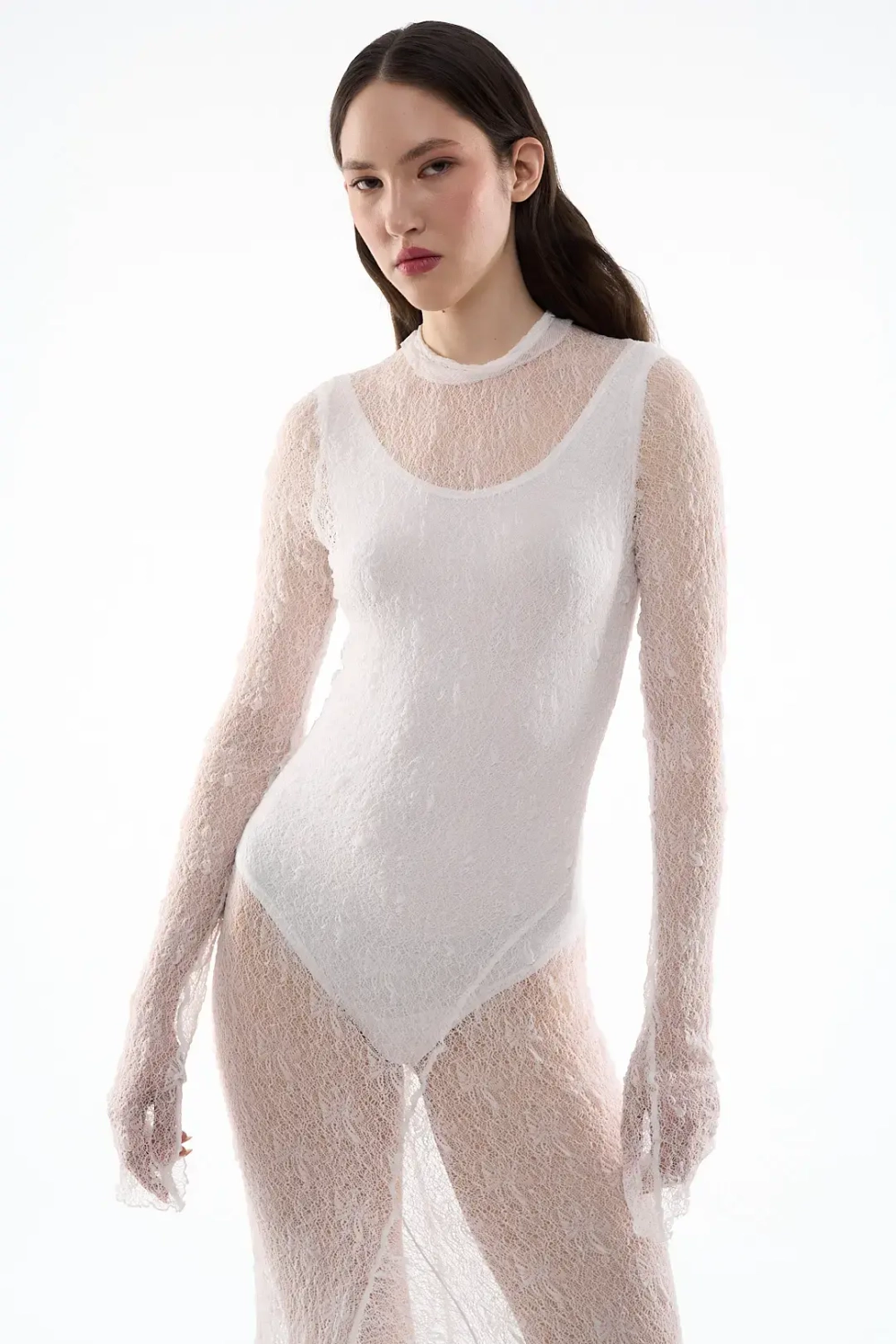 Кружевное облегающее платье