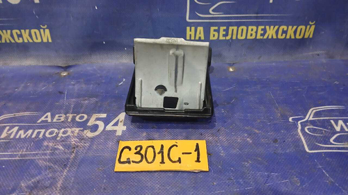 Пепельница DAIHATSU PYZAR 1997