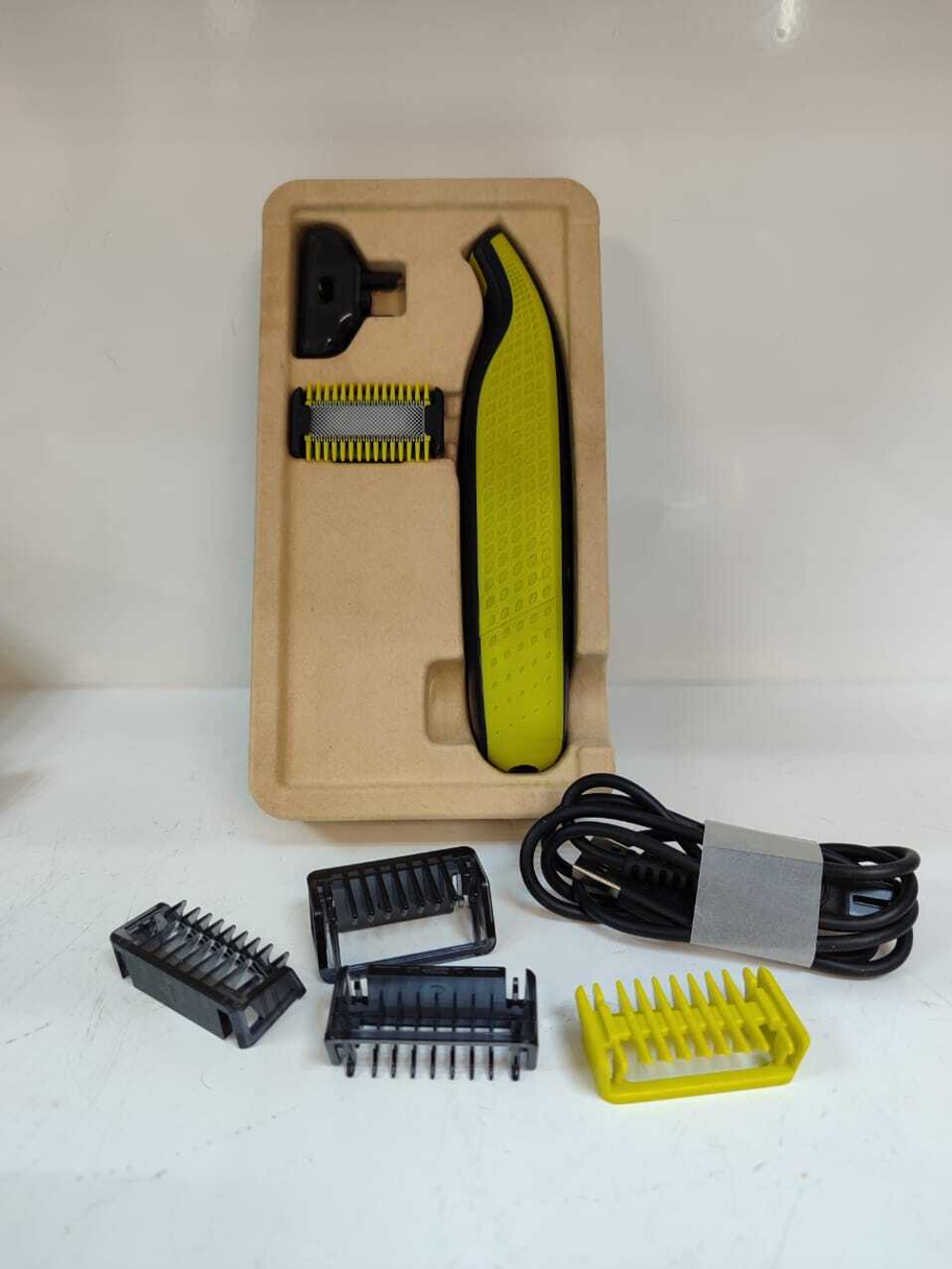Триммер для бороды и усов Philips OneBlade QP 2824/10