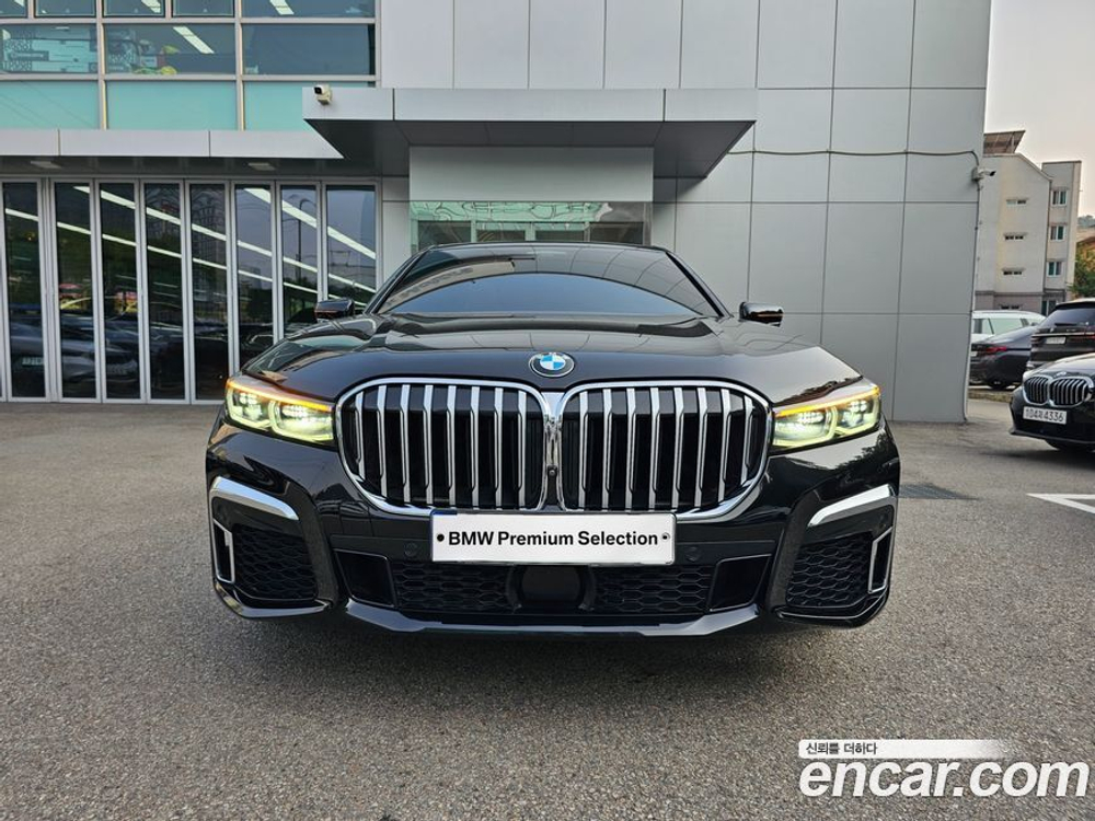 BMW 7 Series (G11) 740Li xDrive M Sports (04.2021)