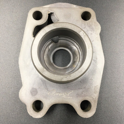 Основание помпы охлаждения Yamaha 40Q, 40J (Omax)