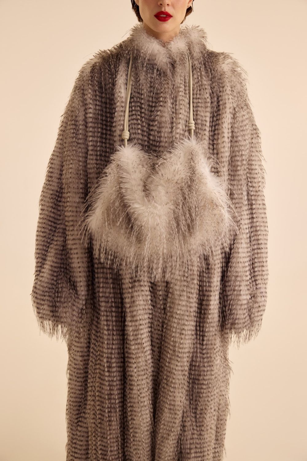 Муфта (Snow Queen), серо-белая