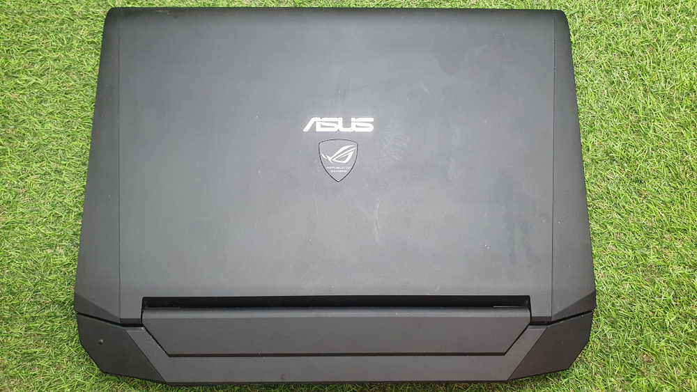 Ноутбук ASUS i7/16 Gb/FHD