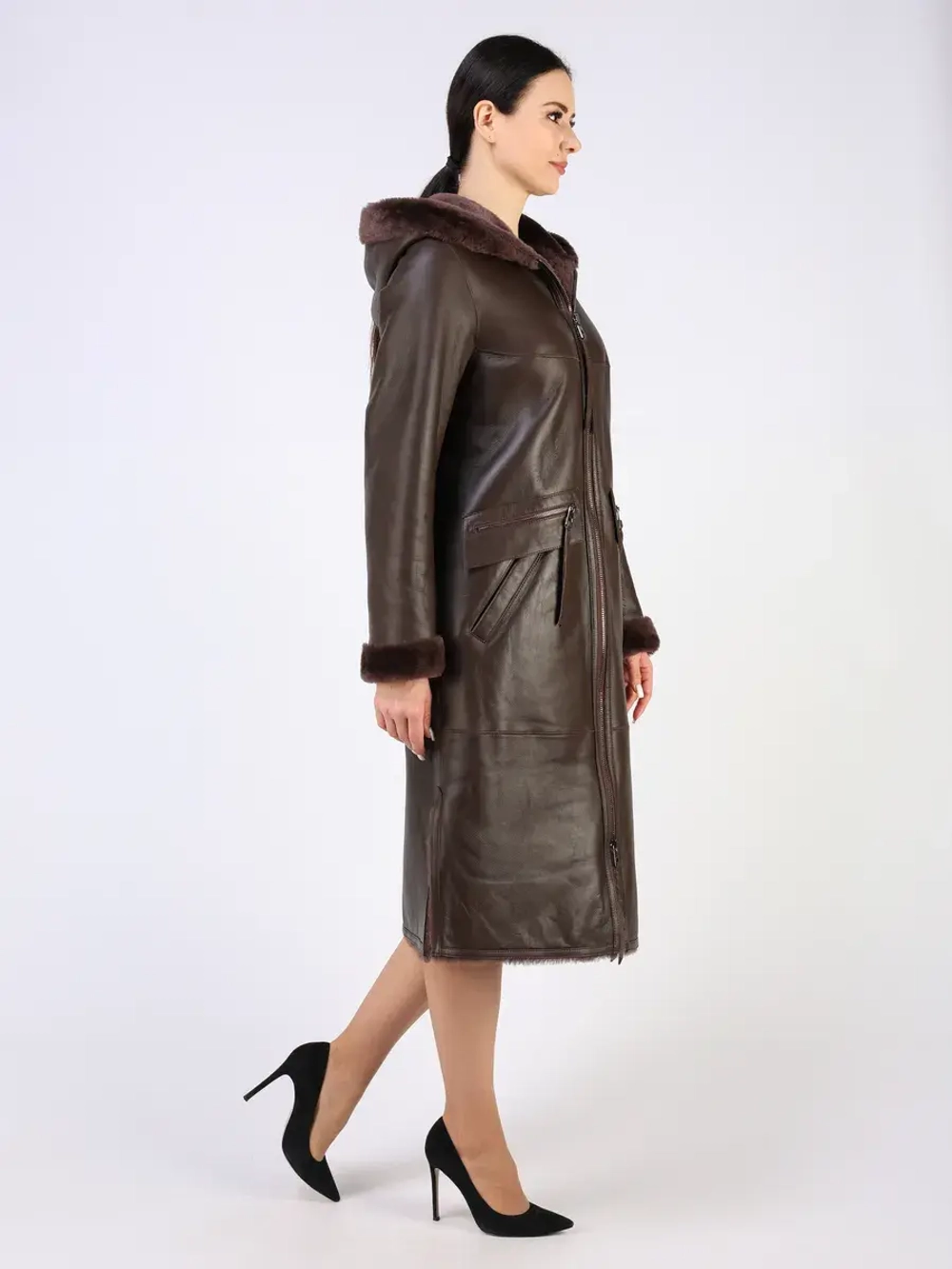 Дубленка зимняя натуральная с капюшоном