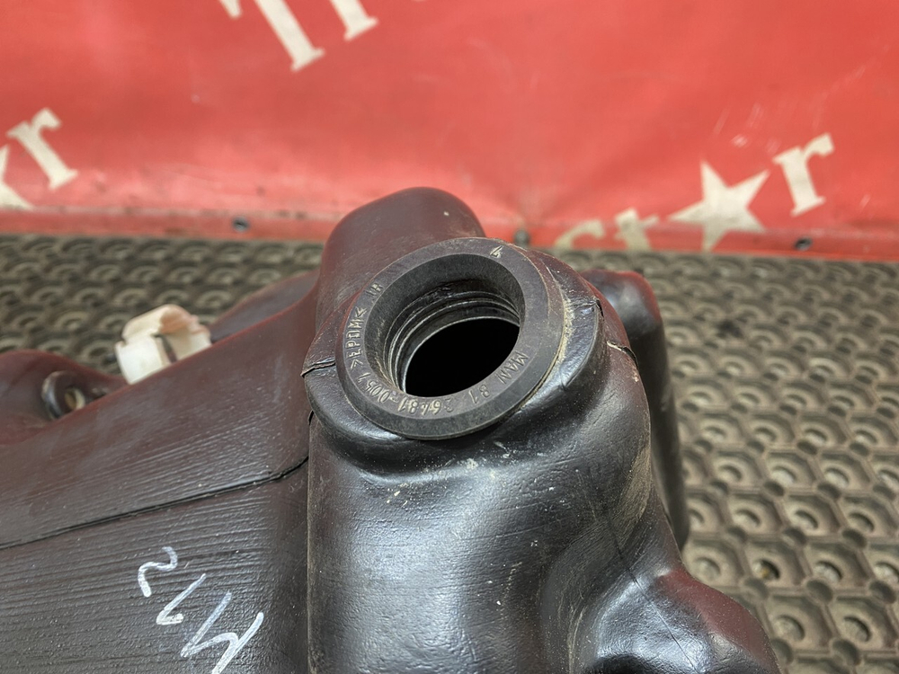 Бачок омывателя лобового стекла 2019г