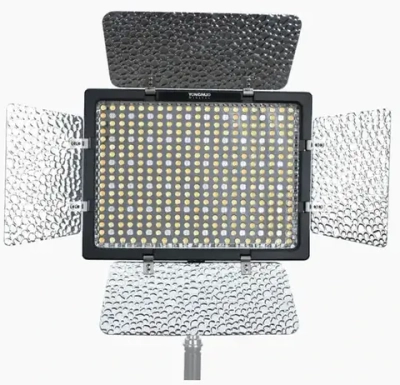 Накамерный свет светодиодный Yongnuo YN-300 IV LED 3200-5600K