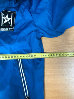 Куртка тонкая, визуально на 10/11 лет