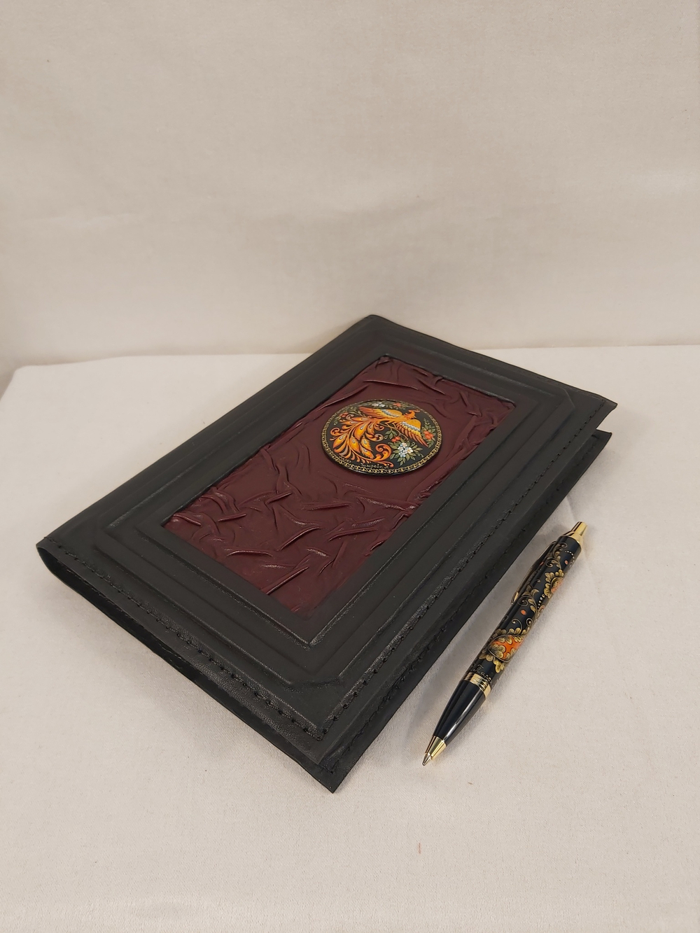 Ежедневник А5 "Жар-птица" (обложка из натуральной кожи) и ручкой с росписью Палех в футляре