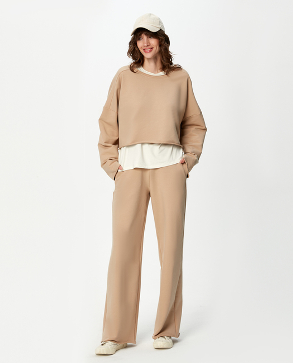 Объемный укороченный свитшот