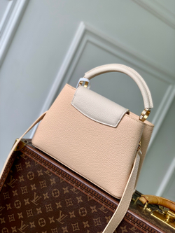 Louis Vuitton Capucines BB