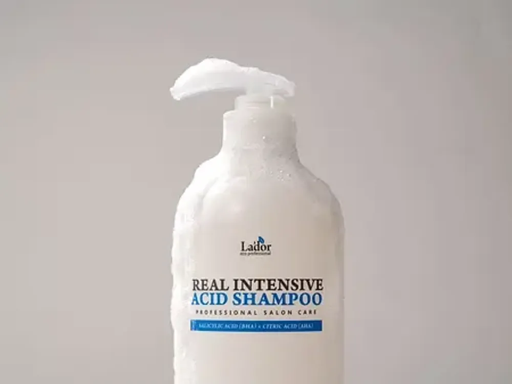 LADOR Шампунь для волос с АНА и ВНА кислотами REAL INTENSIVE ACID SHAMPOO 900 мл.