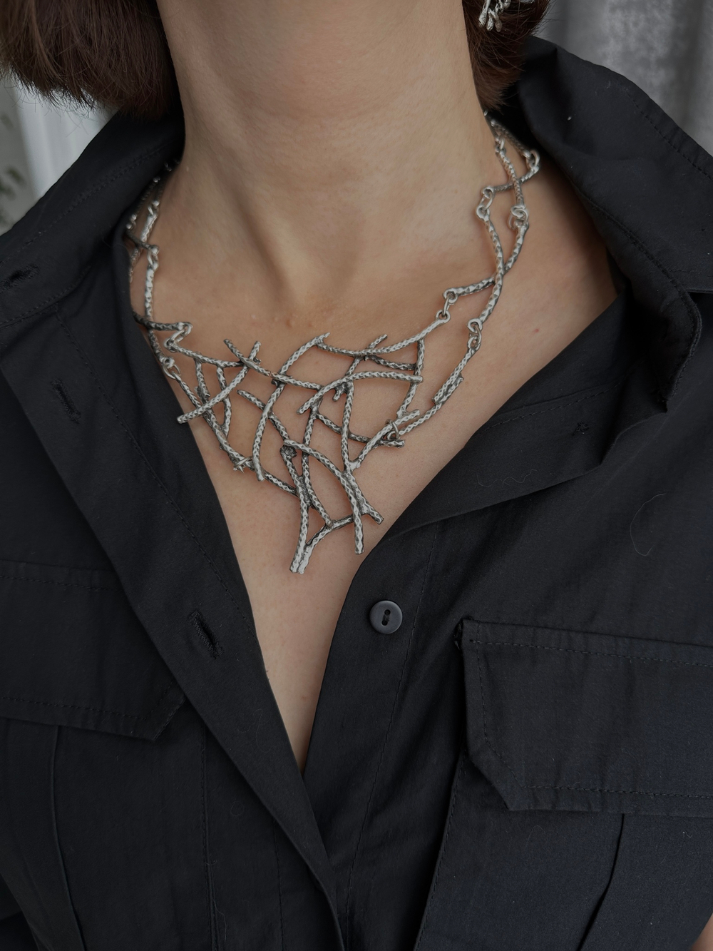 Колье изогнутые линии черненое серебро