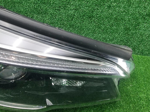 Фара правая Subaru Forester 5 SK (2018-2021) LED