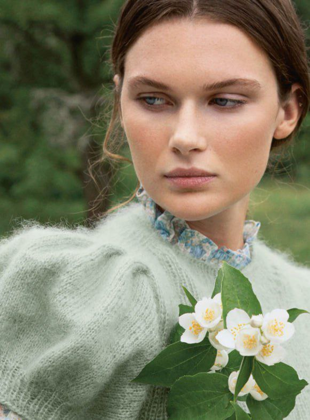 Описание по вязанию футболки спицами "Anita"