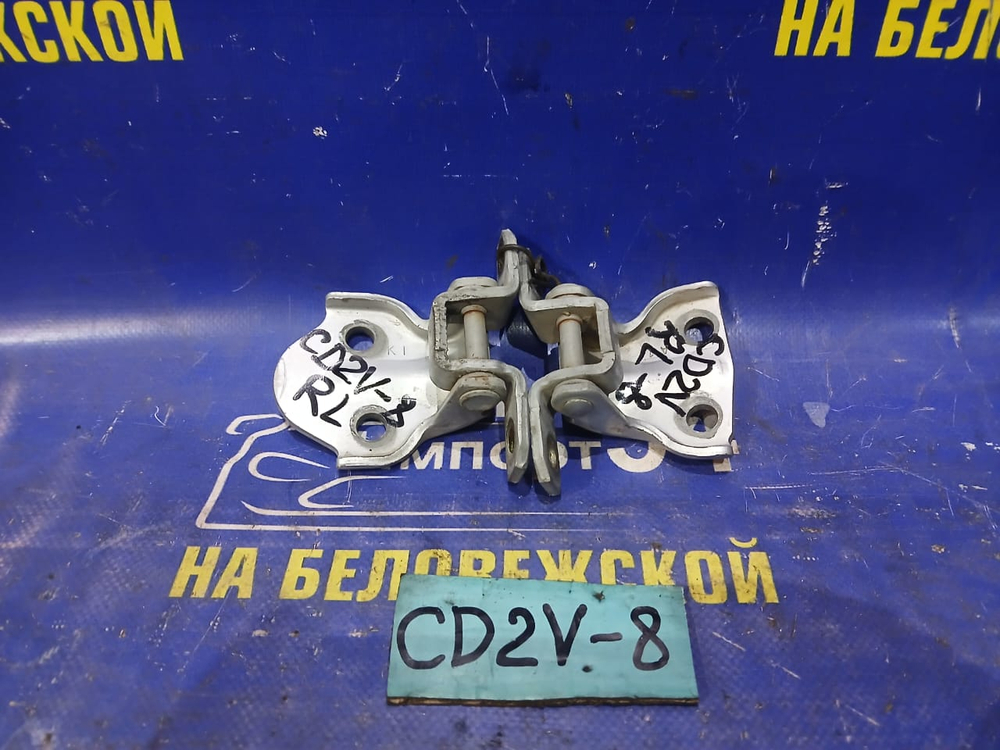 Петля двери задней левой MITSUBISHI LIBERO 2001