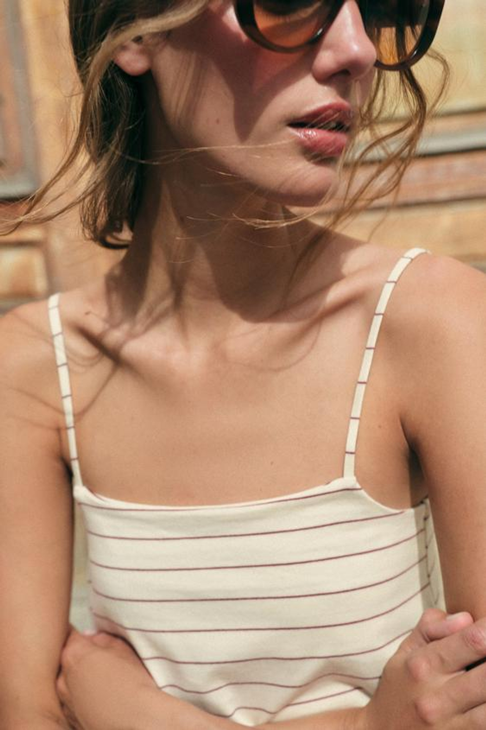 ZARA АСИММЕТРИЧНЫЙ ТОП В ПОЛОСКУ, КРАСНАЯ ПОЛОСКА