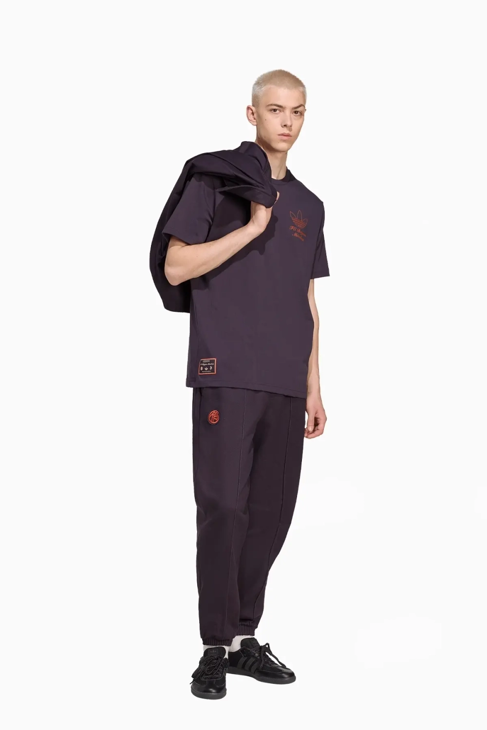 Футболка adidas FC Bayern 25/26 Terrace Icons Graphic - коричневый