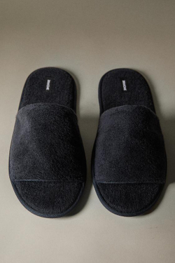 ZARA HOME ТАПОЧКИ ДЛЯ ВАННОЙ С ОТКРЫТЫМ НОСКОМ ИЗ МАХРОВОЙ ТКАНИ, ТЕМНО-СИНИЙ