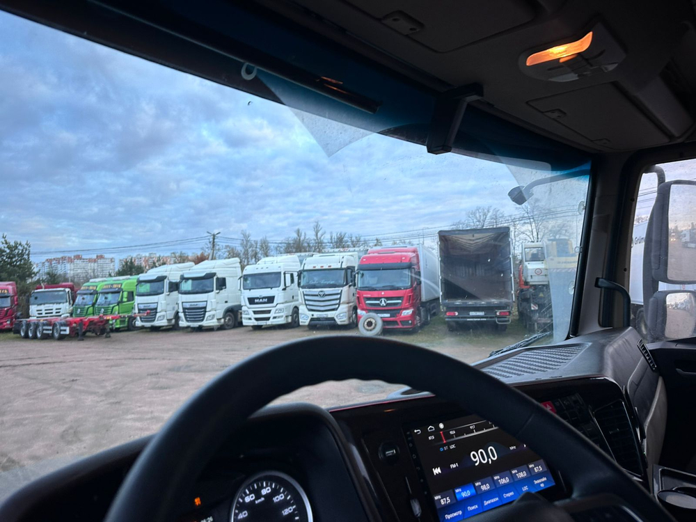 FAW JH6 4x2 Седельный тягач CA4180P25K15E5A80 (Дизельный, 11,6 л, 453 л.с., АТ)