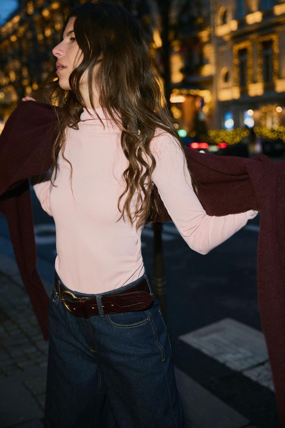 ZARA ФУТБОЛКА С ВЫСОКИМ ВОРОТНИКОМ, ПУДРОВО-РОЗОВЫЙ