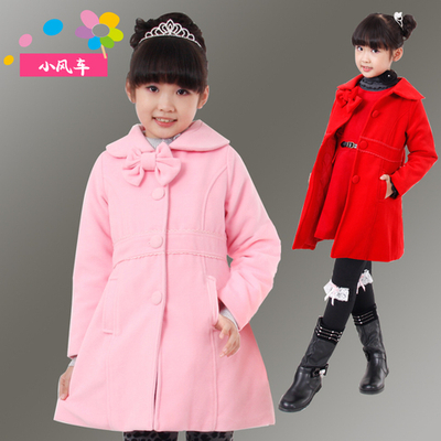 Пальто детское с оборками на спинке и бантами