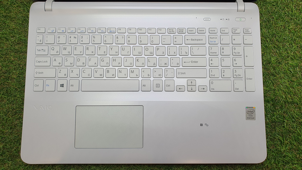 Ноутбук Sony Pentium/4Gb/GT 740M 1Gb