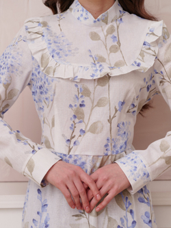 Платье с вшитой манишкой