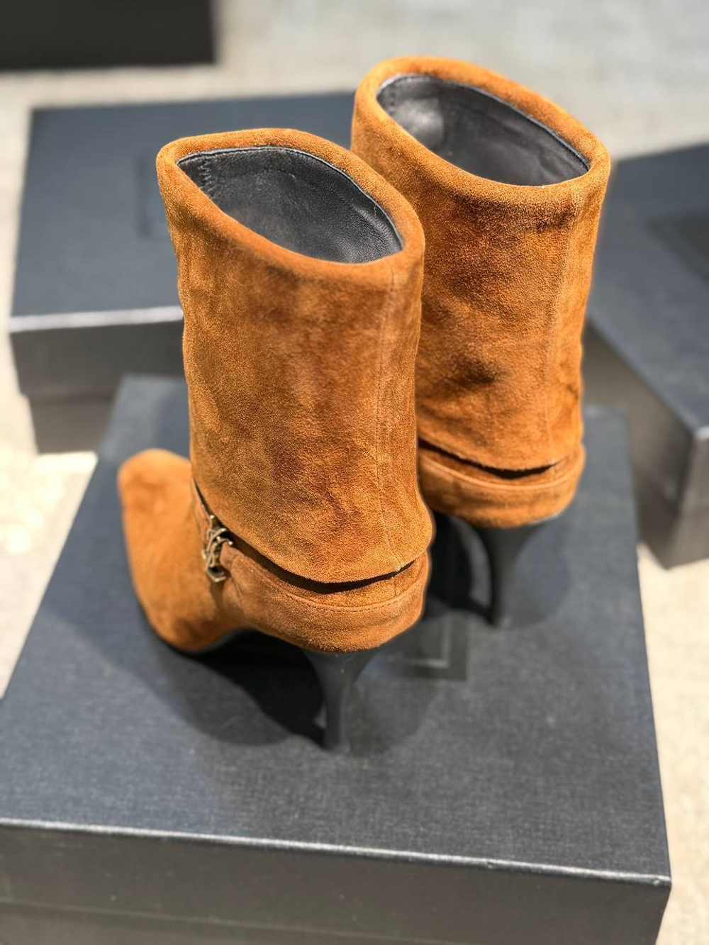 Ботильоны Yves Saint Laurent