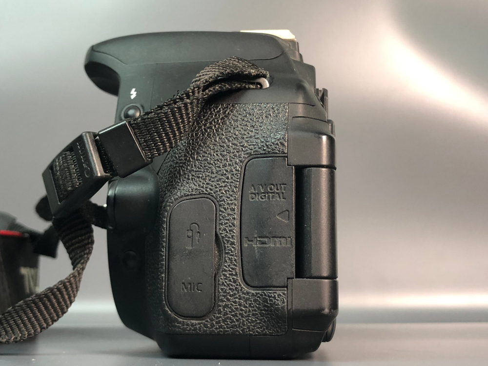 Canon 600D Kit 18-55mm 3.5-5.6 IS STM II 3.700 кадров