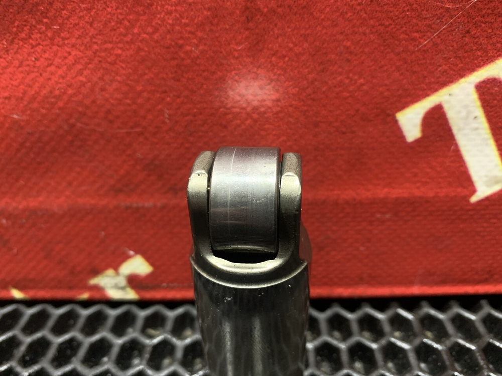 Толкатель впускного клапана