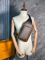 Сумка-мессенджер Louis Vuitton