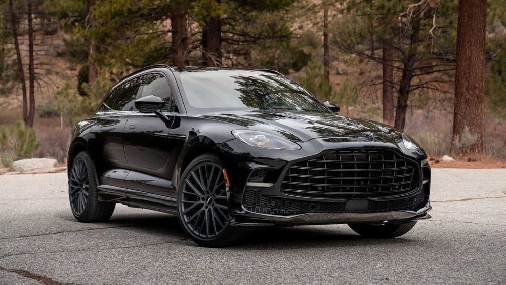 Aston Martin DBX (2024)