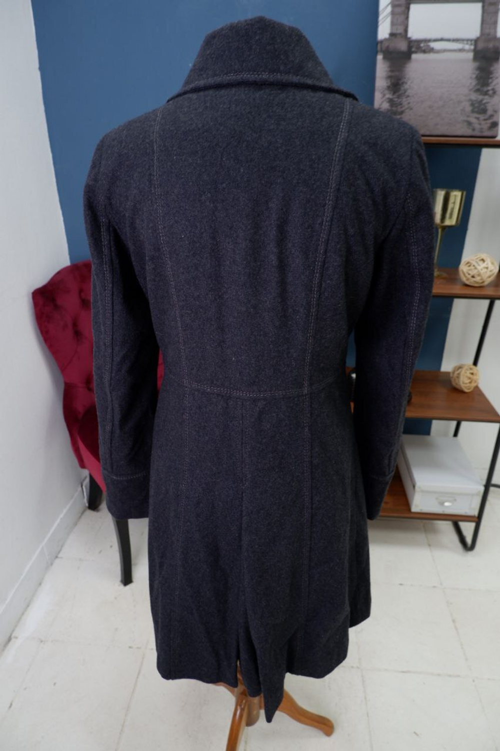 Пальто Jessica лаконичное 44 размер