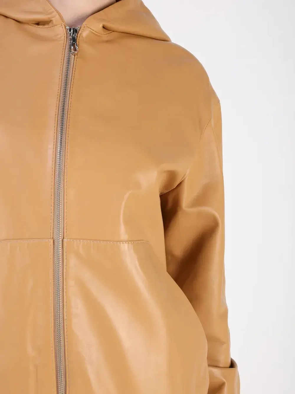 Кожаная куртка демисезонная с капюшоном