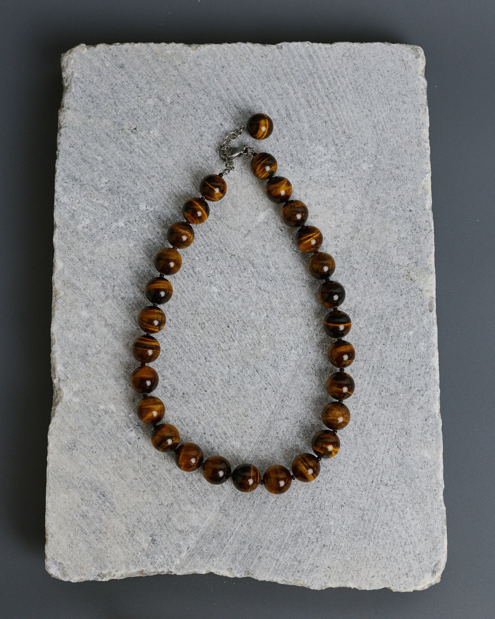 Бусы из тигрового глаза