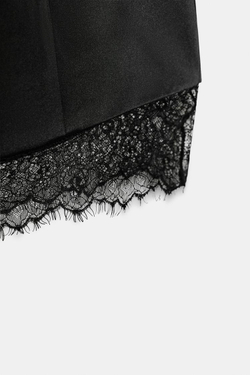 ZARA КОРОТКОЕ АТЛАСНОЕ ПЛАТЬЕ С КРУЖЕВОМ, ЧЕРНЫЙ