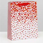 Ламинированный пакет с сердечками - 26 x 32 x 12 см. (Цвет: белый с красным)