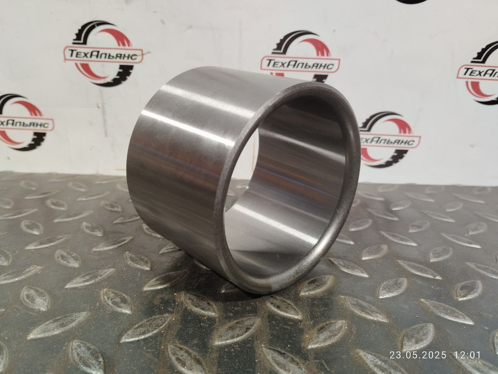 Втулка 195-63-12640