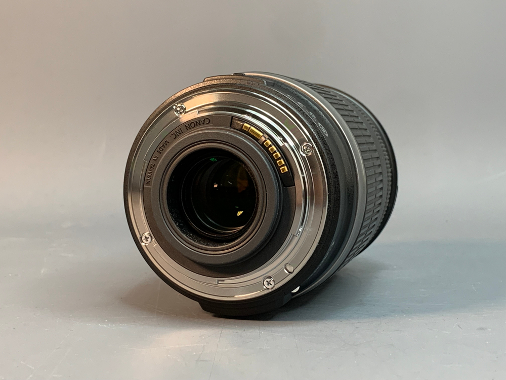 Canon EF-S 18-200mm 3.5-5.6 IS