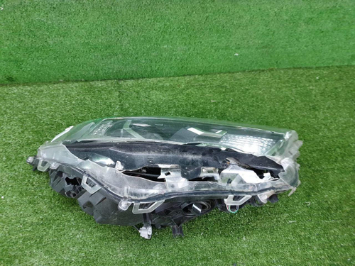 Битая Фара правая Toyota RAV4 5 XA50 (2018-н.в.) LED