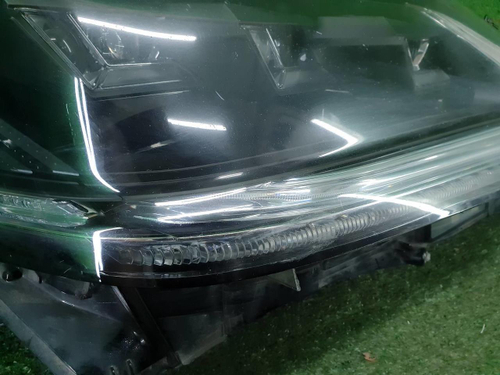 Фара правая Lexus LX 3 (2015-2023) LED Black