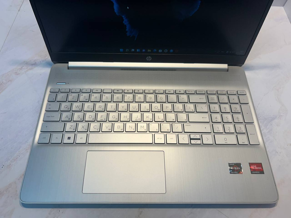 Ноутбук HP 15s-eq2086ur. Конфигурация: Ryzen 3 5300U/8GB/256GB/Radeon/FHD/Win11/A1
