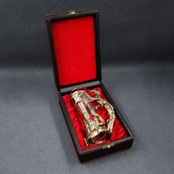 Бокал для пива подарочный "Дракон с замком"