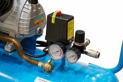 Компрессор DGM AC-2101 (440 л/мин, 8 атм, коаксиальный, масляный, ресив. 100 л, 220 В, 2.20 кВт)