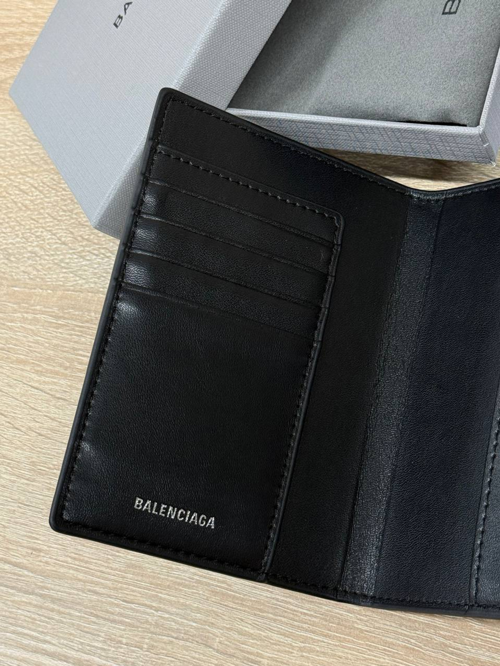 Обложка на паспорт Balenciaga