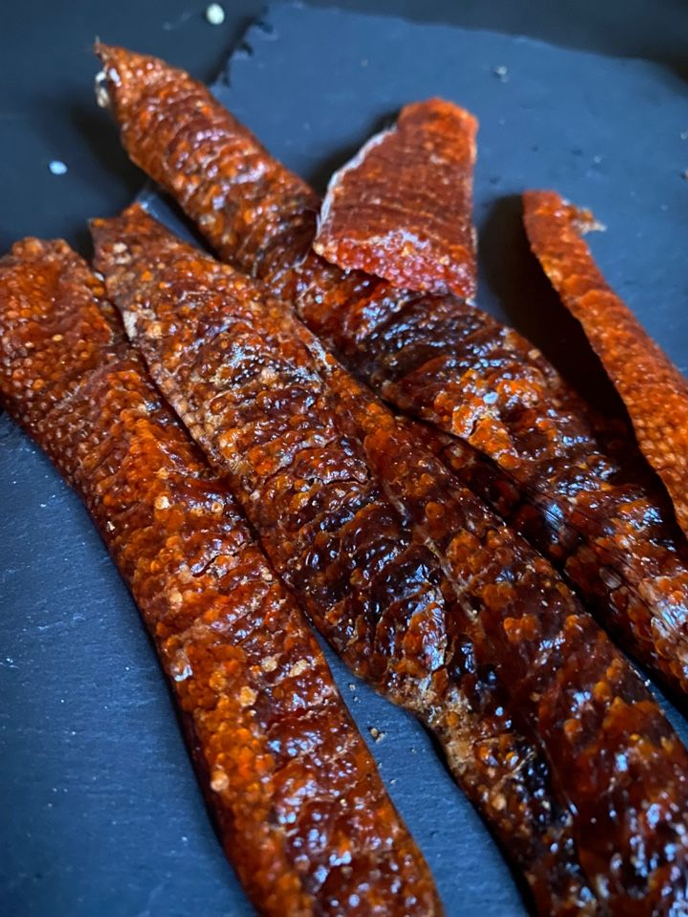 икра форели вяленая, подкопченая, слабосоленая - истык форели- 50 грамм