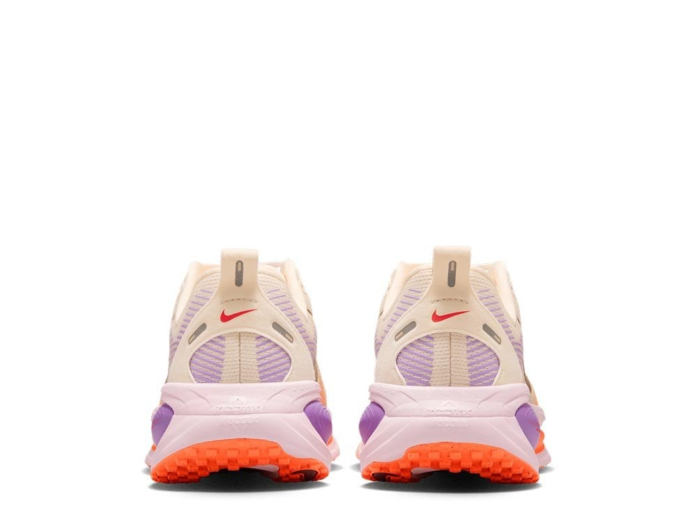 Женские кроссовки для бега Nike Vomero 18 W Оранжево-фиолетовые